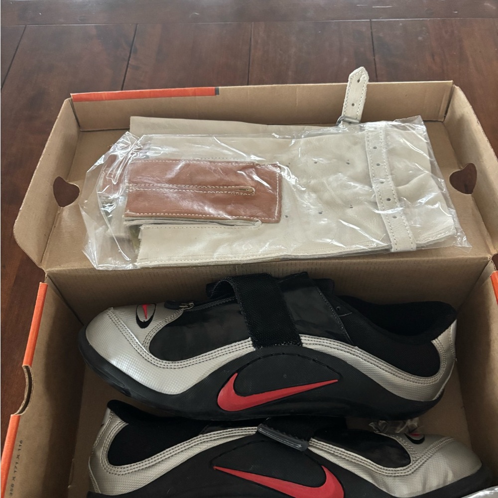 Nike Zoom Rotational Shoes with Red and Black Accents size 12 Men - Picture 2 of 4